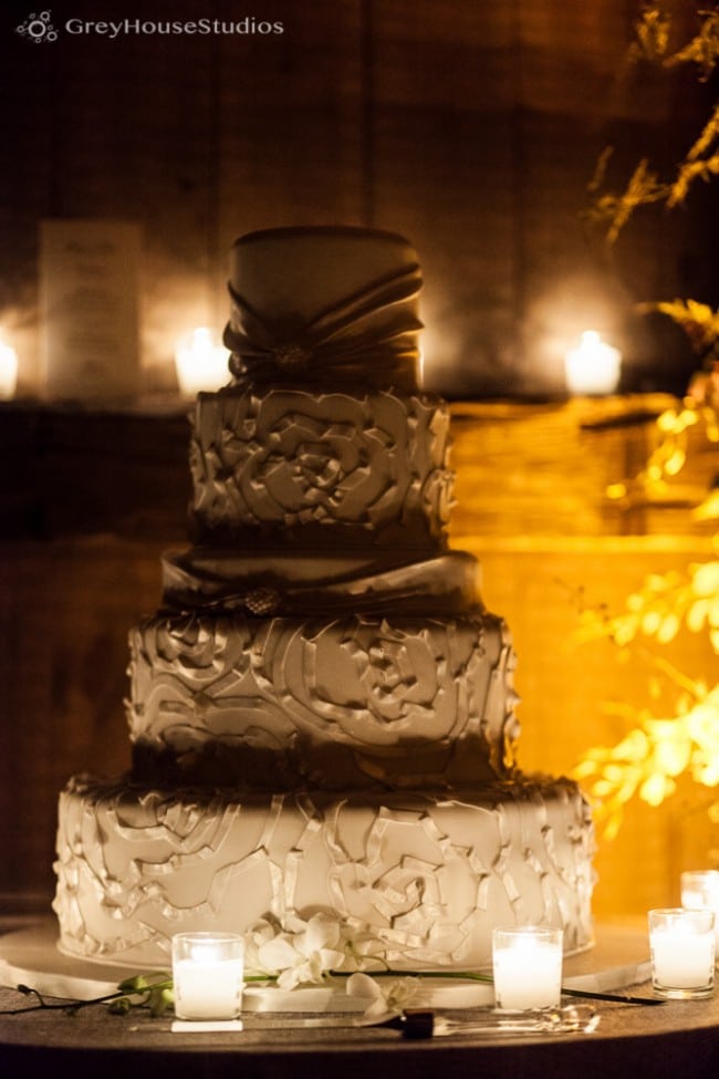 winvian wedding reception photos wedding cake detail