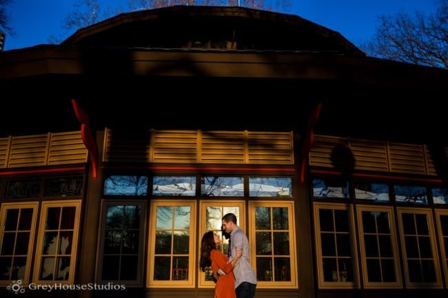 Salute-Bushnell-Park-hartford-Engagement-photos-Sarah-Ryan-greyhousestudios-009